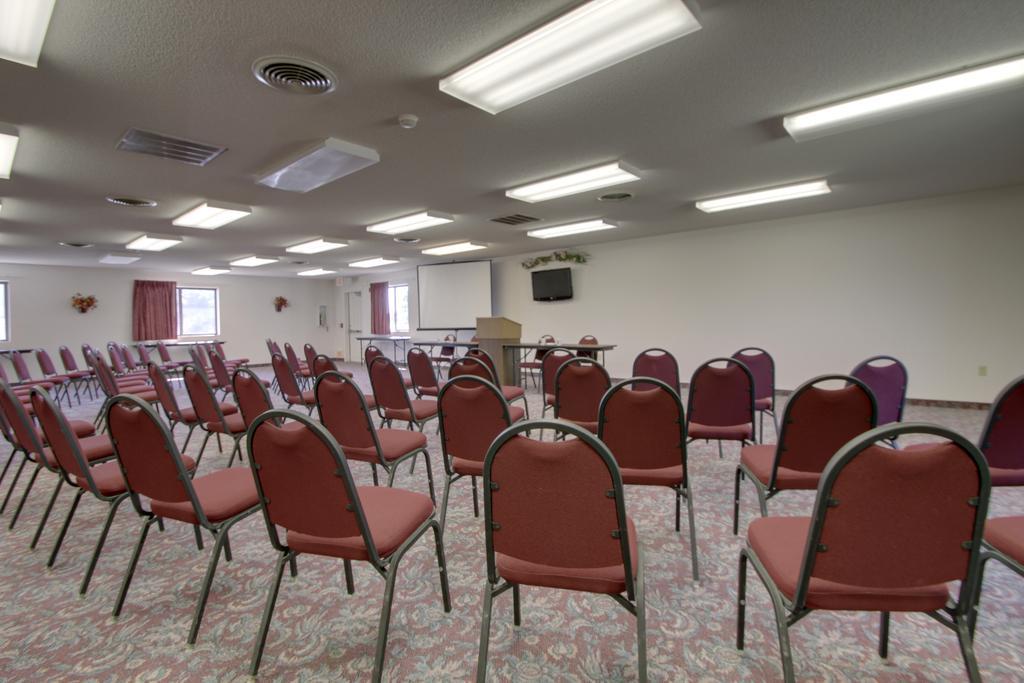 堪萨斯曼哈顿速8酒店 外观 照片